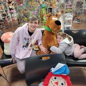 Meet your Posher, Casey